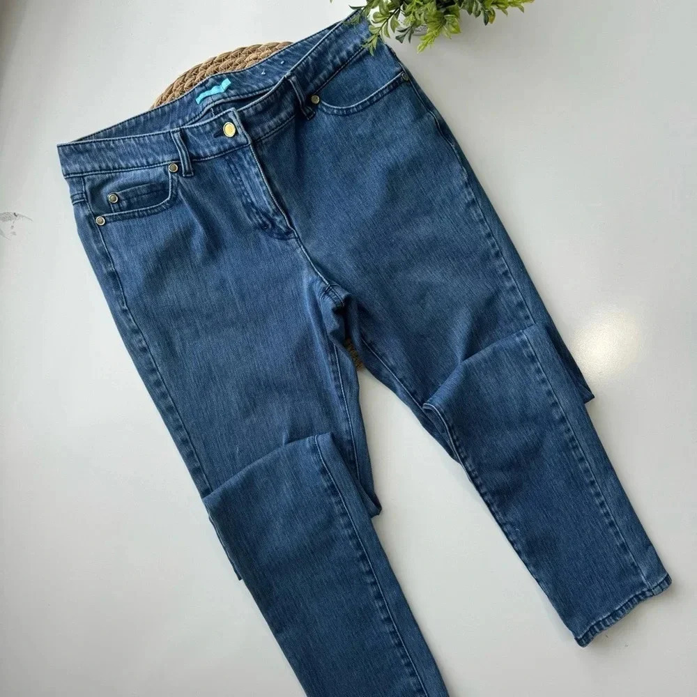 J McLaughlin Slim Straight Jean size 6 in Light‎ Rinse Wash